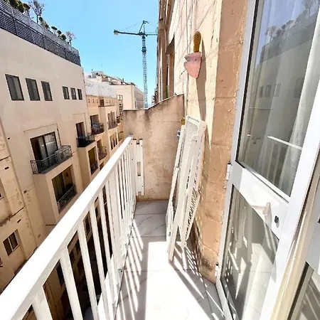 Apartmán Bright Bookworm's Haven Sliema